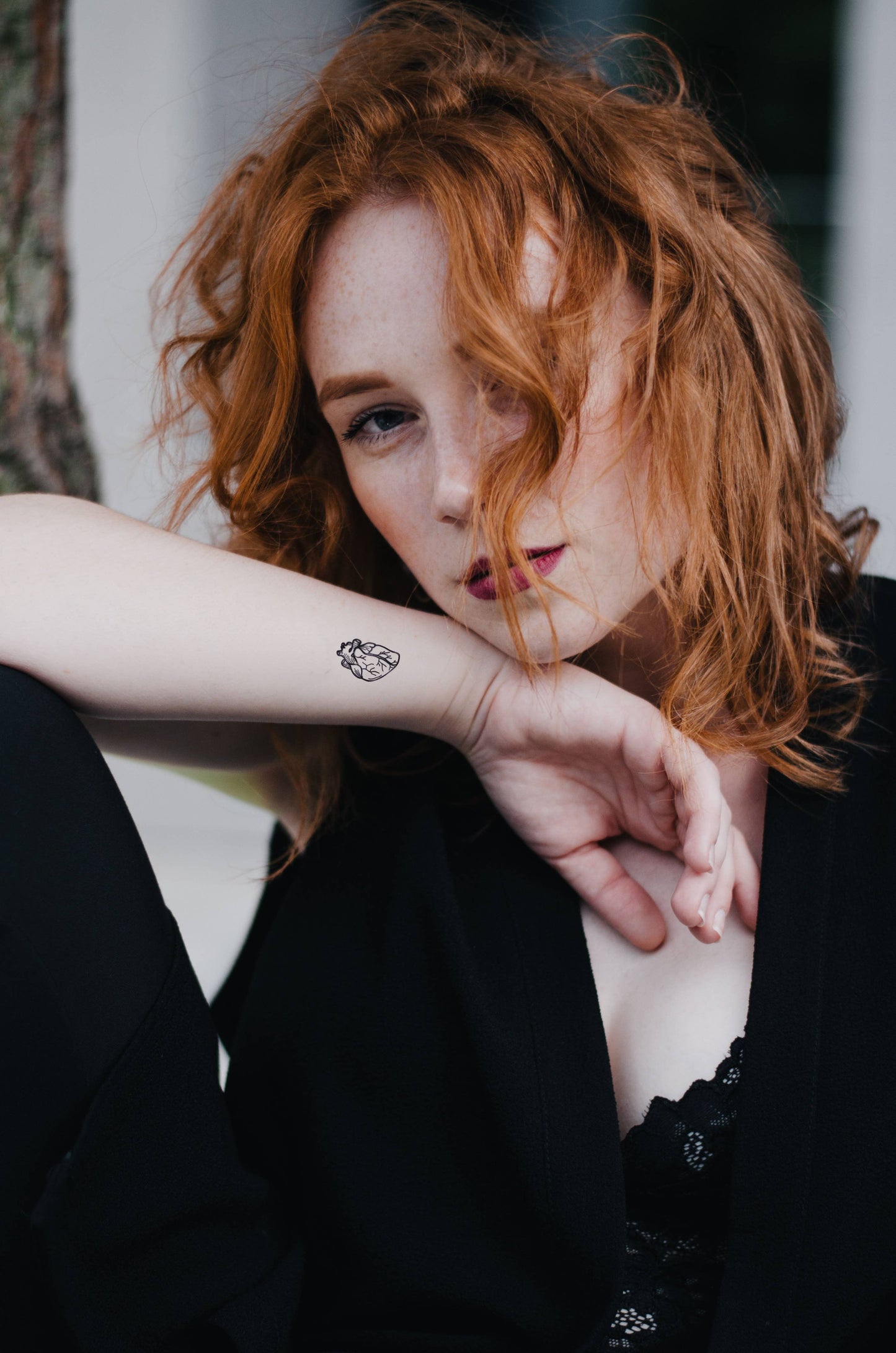 Small temporary anatomical heart tattoo in black (set of