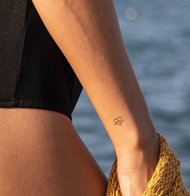 Heart and wave temporary tattoo (9 tattoos)